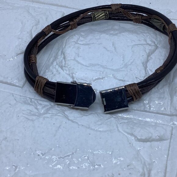 Unisex Brown Leather Rope Wrist Bracelet with Stainless Steel - Picture 6 of 7